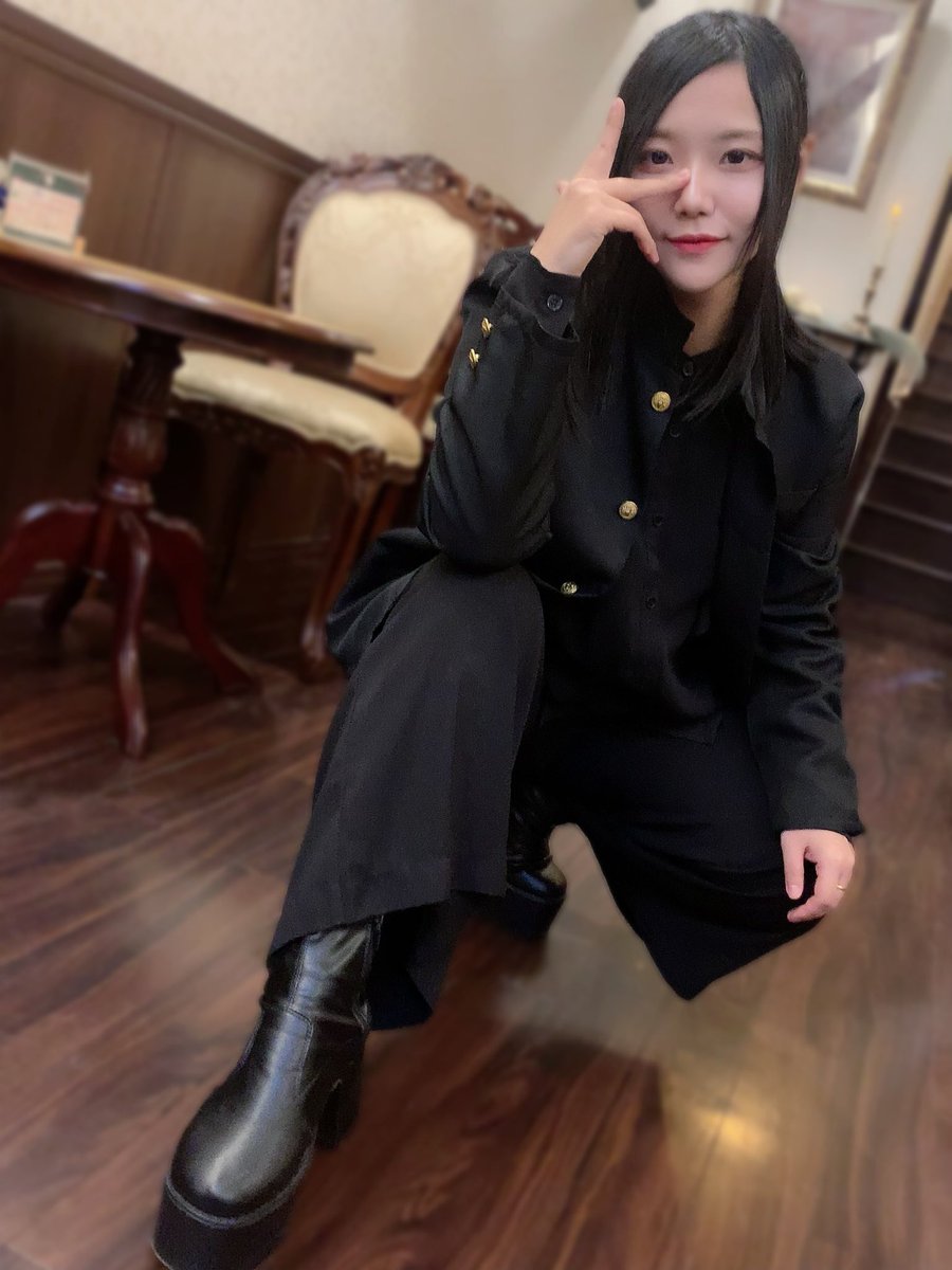 maileaf_haise's tweet photo. 過去の写真なんだけど
「女の子に告白される女の子」
がテーマだったの思考が美術部女子すぎる https://t.co/3KRKed4JbI