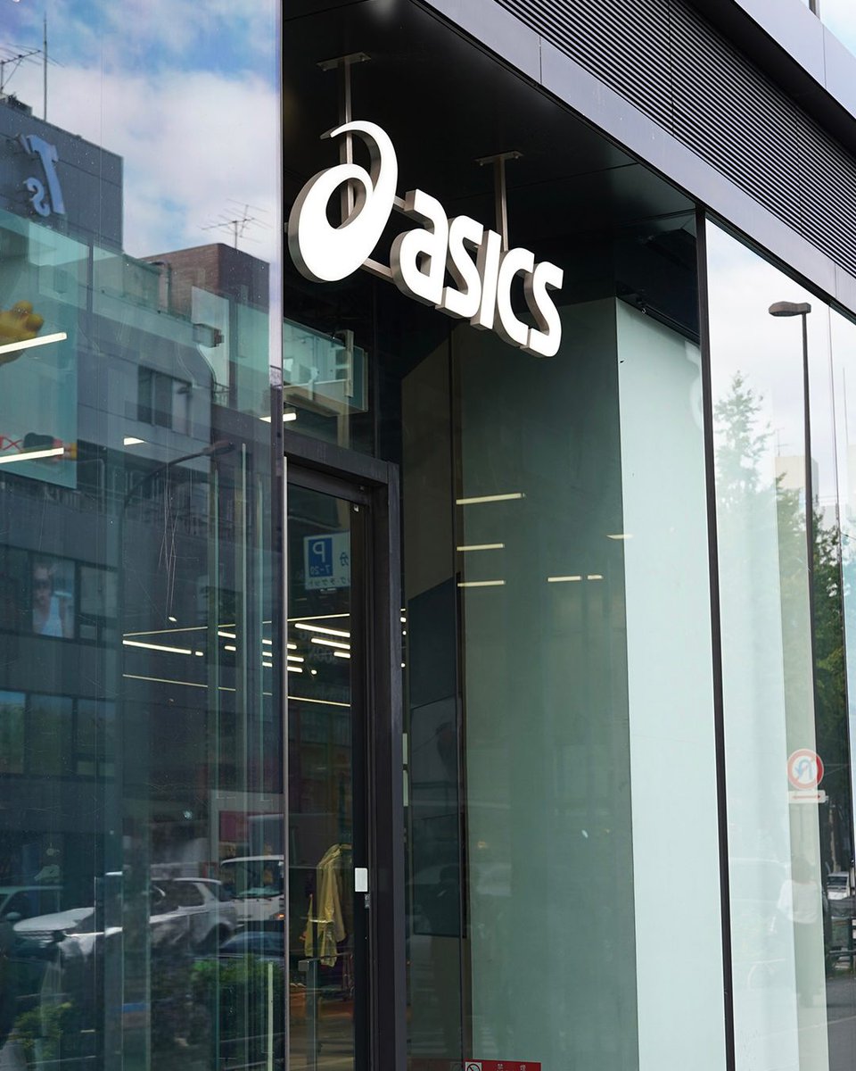 ASICS_JP's tweet photo. 【Attention】
ASICS FLAGSHIP HARAJUKUはより快適で魅力的な店舗へ生まれ変わるため、
改装工事に伴い一時休業いたします。

▼休業期間​
2026年10月13日（火）～12月29日（火）予定

新しく生まれ変わる直営店舗にぜひご期待ください。​

▼店舗一覧はこちら​
https://t.co/AXhLKEr4KT https://t.co/lAKuMmQm2n