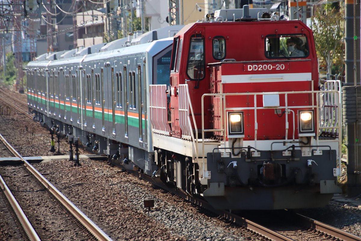 bandjazz's tweet photo. 【川崎車両出場❗️甲種輸送‼️】
JR東日本E723系5000番台(2両✕3本)6両
(B-3 + B-4 + B-5)編成🌈
DD200-20(愛知車)牽引✨
JR東海道線(神戸線)甲南山手駅
通過してたよ💐
🚞-🚋×6B
その5〜8

2026.10.13 https://t.co/rtjzD8jnO6