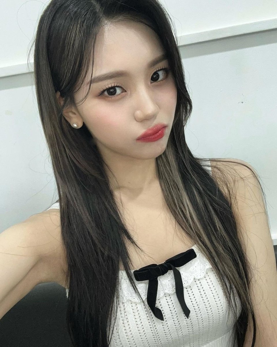 _powergirlyz's tweet photo. Hoy es un buen día porque mi mejor amiguita, aka #𝑓ɑ𝕚ryꕀ𝕝iliǝ𝕥te sacó su nueva canción. Así que obvio lo único que he hecho desde que desperté ha sido escuchar #u͞nderwɑ𝕥erʼྀིᰍm𝕧 a todo volumen 🤍

(可爱) 𝑏𝑙𝑜𝑠𝑠𝑜𝑚 #aurora https://t.co/Q4k8A9ybP2