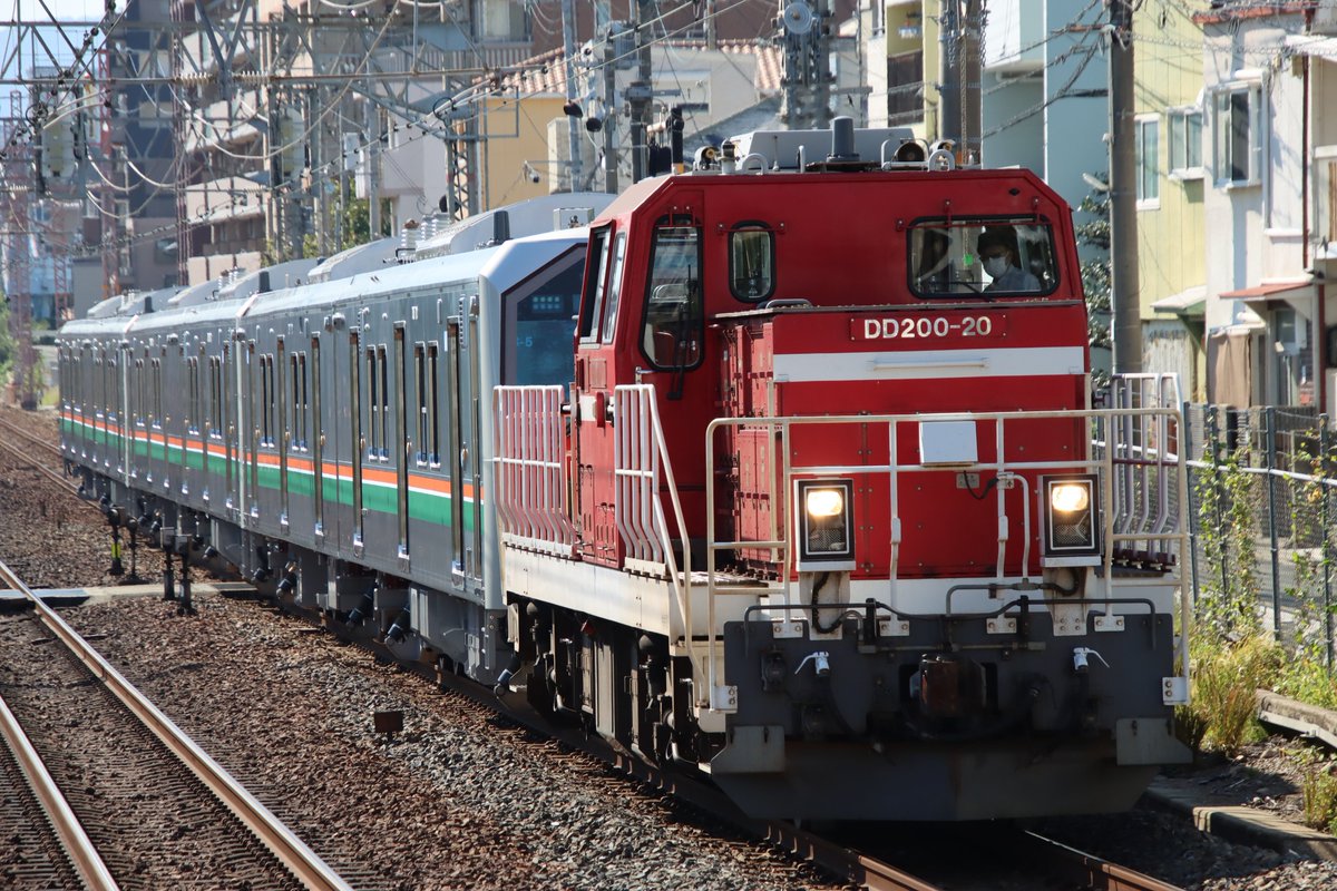 bandjazz's tweet photo. 【川崎車両出場❗️甲種輸送‼️】
JR東日本E723系5000番台(2両✕3本)6両
(B-3 + B-4 + B-5)編成🌈
DD200-20(愛知車)牽引✨
JR東海道線(神戸線)甲南山手駅
通過してたよ💐
🚞-🚋×6B
その5〜8

2026.10.13 https://t.co/rtjzD8jnO6
