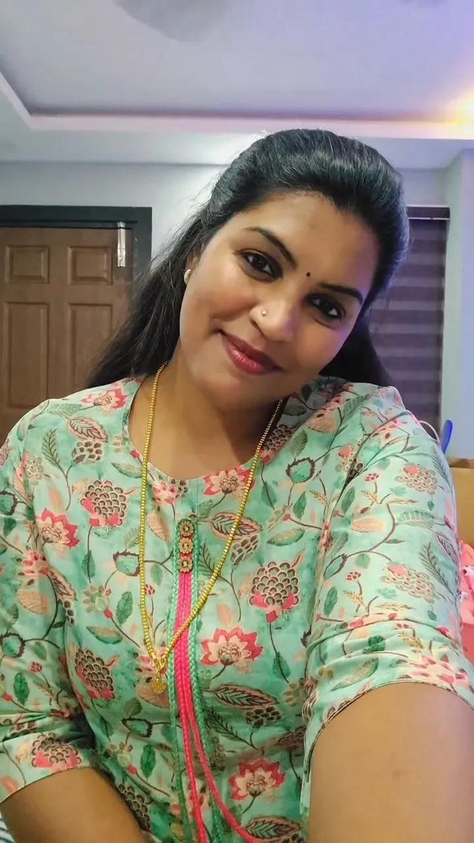 RESHMARECHU67's tweet photo. Eni najn ellam kanichu thudagum ennale evide pidichunilkan pattuuu https://t.co/x5BiVjSjA3