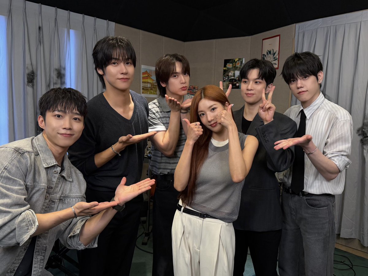 NFlyingofficial's tweet photo. #권은비 #KWONEUNBI 님 맘속 꺼지지 못할 불씨처럼🕯️
 
⚡ https://t.co/AExbakXTUj
⚡ https://t.co/YXyn1tVB73
 
#NFlying #엔플라잉 #잔불 https://t.co/4ZZjMLCiDL