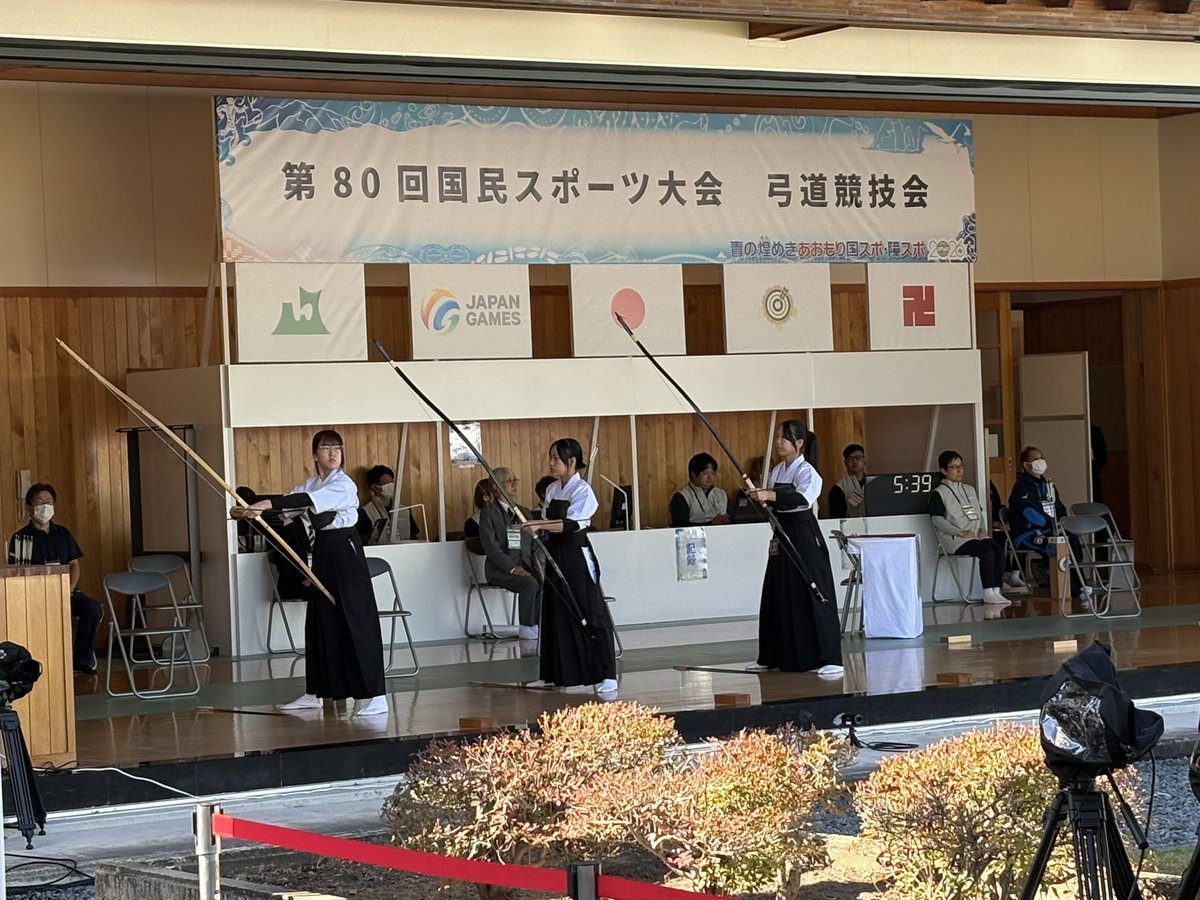 hiro4963's tweet photo. 国スポ
東京少年女子
近的1回目6中、2回目8中合計14中
遠的1回目62点、2回目26点合計89点
コケちゃいました。
東の2年生は緊張して心臓がドキドキしたそうです。
遠的の2回目の崩壊は練習からは想像もつかない結果でした。

この経験を次に活かして欲しいと思います。
青森の皆さんお世話になりました https://t.co/pLCOouxySv