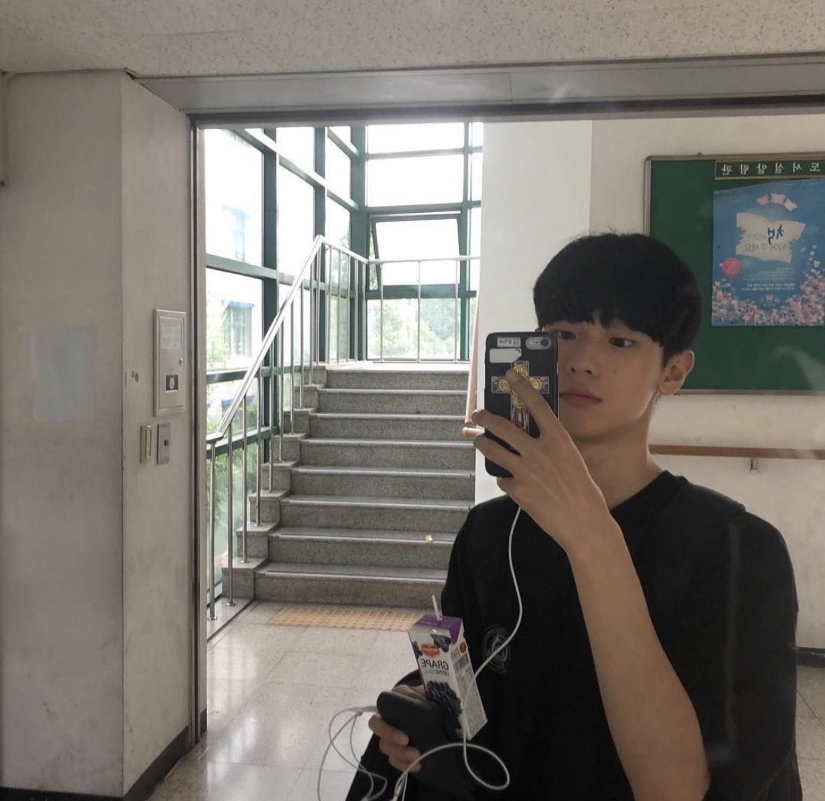 sogon_note's tweet photo. 원작 외전 읽고있는데 씬이 한가득🤭

근데 탐라에 도미니 애기때 사진만 보여서
묘하게 드는 죄책감....ㅎㅎㅎㅎㅎ https://t.co/O3wdrHIcTW