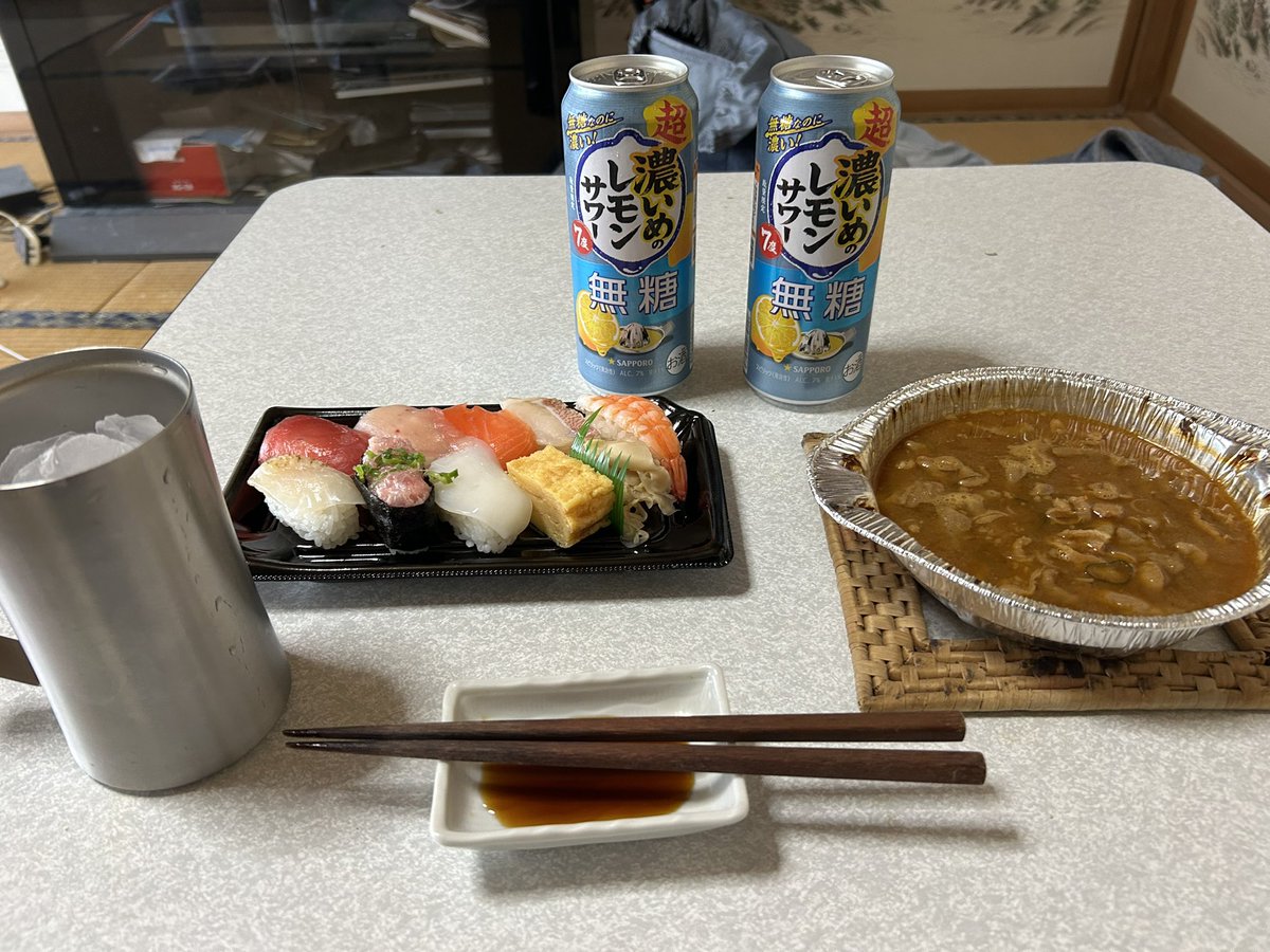 konpeito66's tweet photo. 三連休頑張ったから寿司ともつの味噌煮
　#宅飲み https://t.co/Xx2F7sZGKu