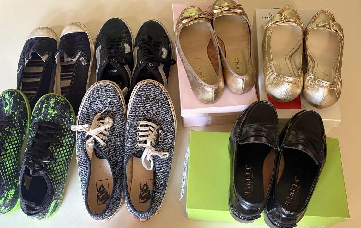 Green_akayama's tweet photo. 【丘の上のマルシェ】
11/8（日）フリマ販売品紹介⭐️
「靴」

フリマ以外にも出店や体験コーナーがあります！お気軽にお立ち寄りください✨️

 #イイナパーク川口  #川口市 #マルシェ  #野菜販売 #ヨガ  #ネイル #スクイーズ  #ハンドメイド #フリマ #靴 https://t.co/cztR4k1m72