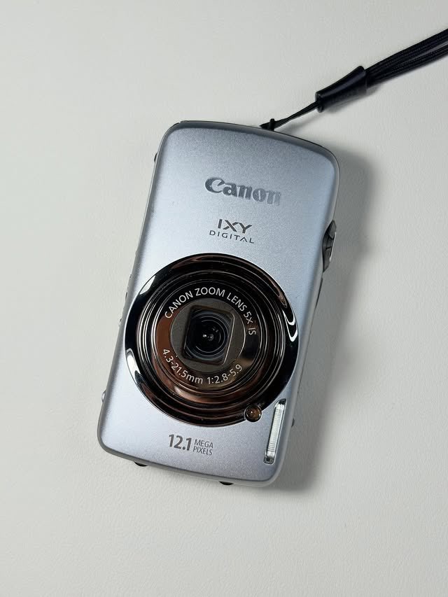 chubby_digicam's tweet photo. 📸 อุปกรณ์ที่ได้รับ ; ตัวกล้อง + แบตแท้ + ที่ชาร์จแท้ + สายคล้อง +Box
📝เมนูภาษาอังกฤษ / ญี่ปุ่น https://t.co/x3u6bQp0kK