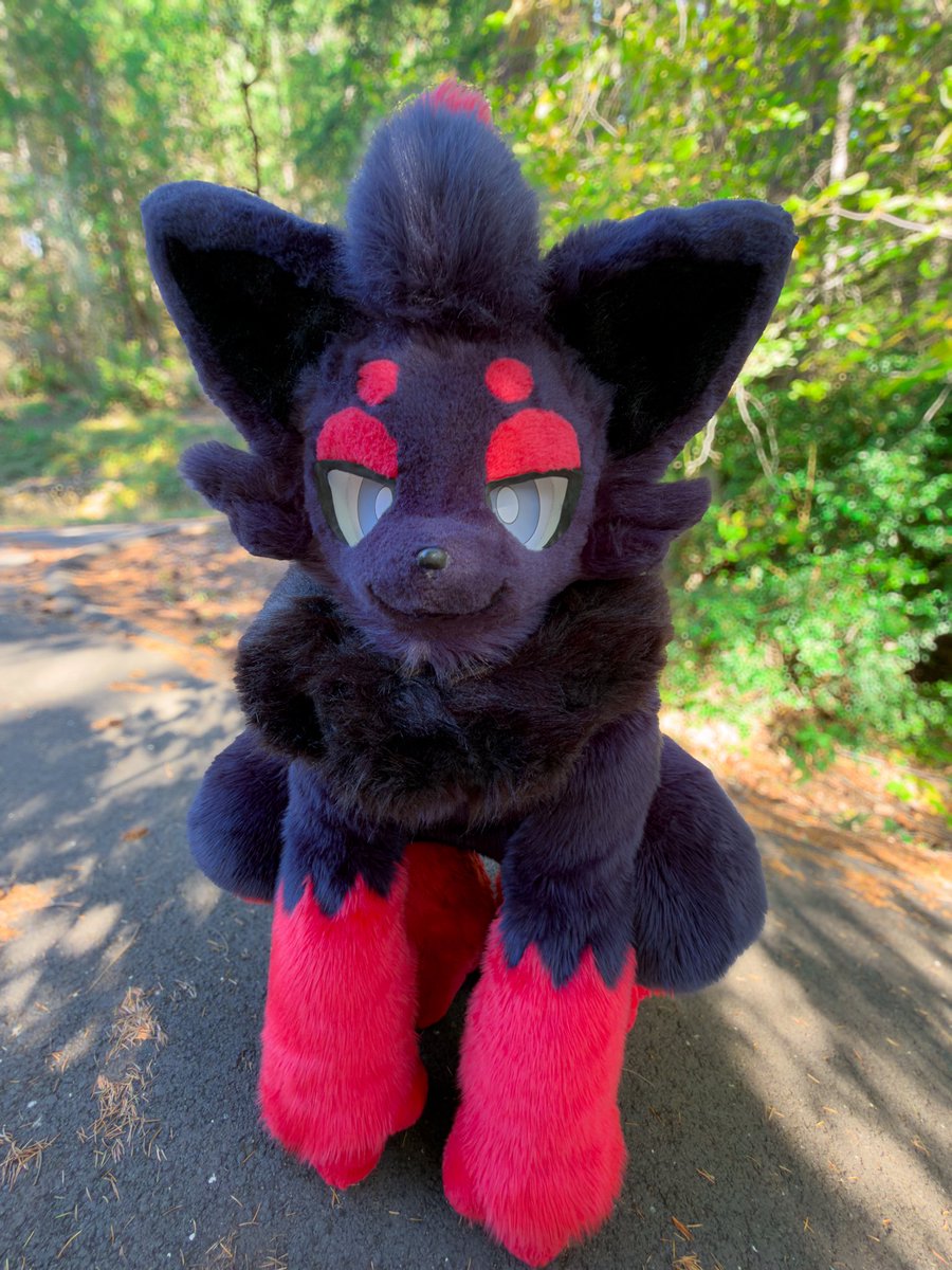 ivycomb's tweet photo. Pics of Zori’s suit since a lot of people are commenting on liking how it looks https://t.co/IZwNc6cVwS