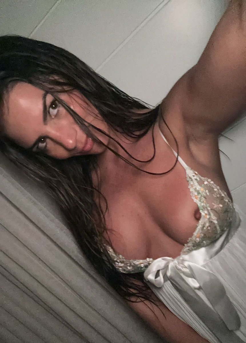 cupofcarliejo's tweet photo. Good night 😇❤️ https://t.co/3N8EhJGgvM