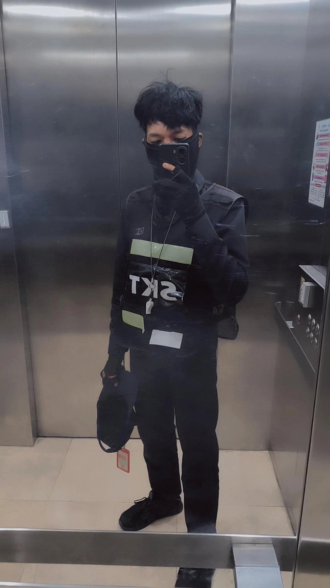 NotNoirvk2c's tweet photo. ทำงานกะเช้ายาวไป สู้ๆตัวเรา ไม่มีใครช่วยเราได้✌🏻🔥👮🏻‍♂️
#ชลบุรี #หัวกุญแจ #บ่อวิน #บ้านบึง #ไม่มีเพื่อน #หาเพื่อน #สู้งาน https://t.co/zJLHqvjGIu