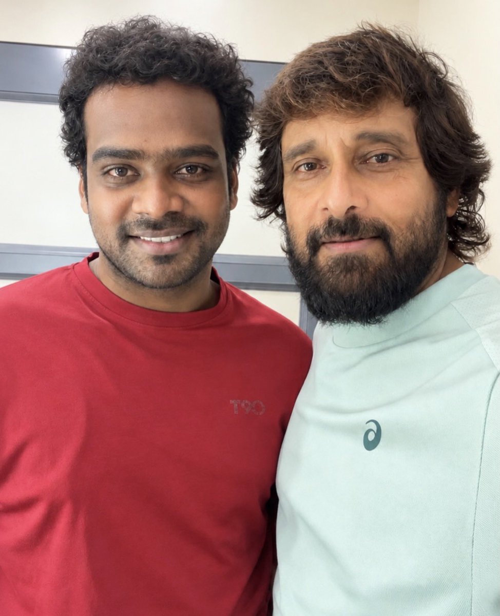 chiyaanarchives's tweet photo. Chiyaan, looking as lovely as always! 🐞
@chiyaan #ChiyaanVikram https://t.co/UsmUa9Gc5r