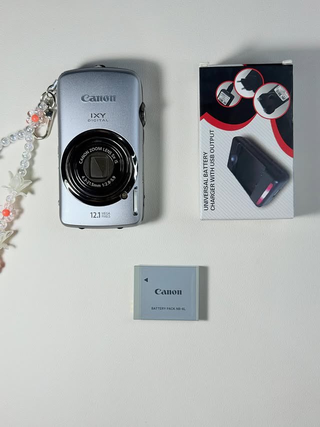 chubby_digicam's tweet photo. 📸 อุปกรณ์ที่ได้รับ ; ตัวกล้อง + แบตแท้ + ที่ชาร์จ LCD + สายคล้อง
📝เมนูภาษาอังกฤษ / ญี่ปุ่น https://t.co/W3rHFmRw51