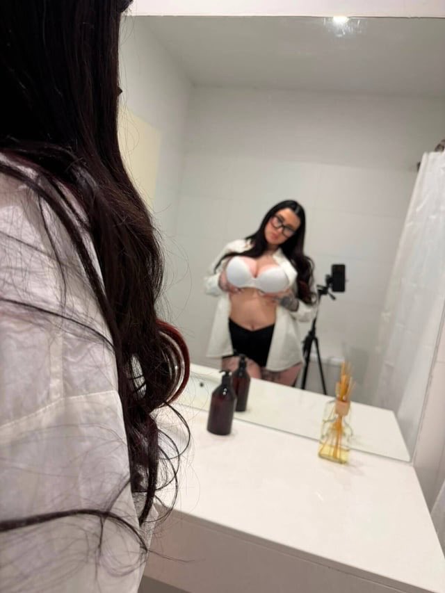 ArgenGoonerOK's tweet photo. A Aylu Lopez le crecen cada vez más las tetas y el culo. https://t.co/vEJYzbxcl5