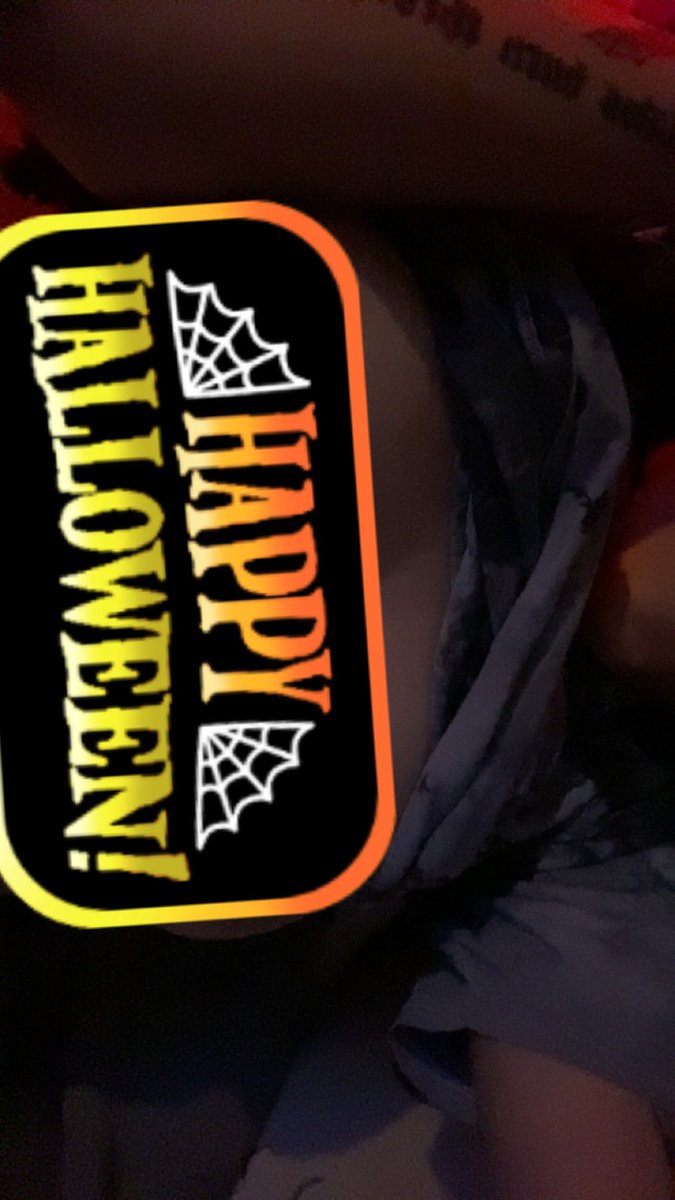 softkillz420's tweet photo. Who wants to see this uncovered?? Cashapp linked in bio 😘 happy spooky season 🎃 #nsfw #submissive #bdsm #ddlg #kinks #babygirl #paypig #sugarbaby #feetfetish #goddess #cute #boobs #nudes #nsfwtwt #soloplay #nsfwtwtmoots #spookyseason #halloween #trickortreat https://t.co/HaxOQBMDlP