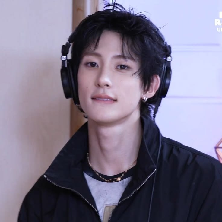 wontonaegi's tweet photo. 🎧 https://t.co/aUkSCqt5Dt