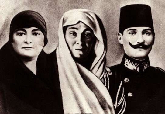 baldur061's tweet photo. Profilde Atatürk var başörtü düşmanlığı yapıyor gülümse geç https://t.co/vSPHRYCutm