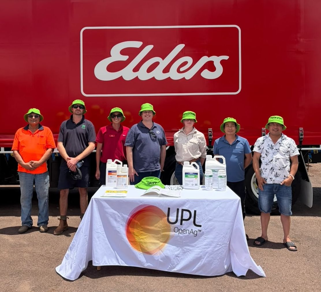 UPLAUSLtd's tweet photo. 🥭 What does practical biosolution use look like in tropical fruit? Shannon Endersby &amp; Andrew O’Donnell joined Elders in Humpty Doo, NT for a grower day focused on #Pollinus® &amp; #GAXY® 🐝 in tropical fruit programs.
#UPLLtd #OpenAg https://t.co/rfSO2YniiZ