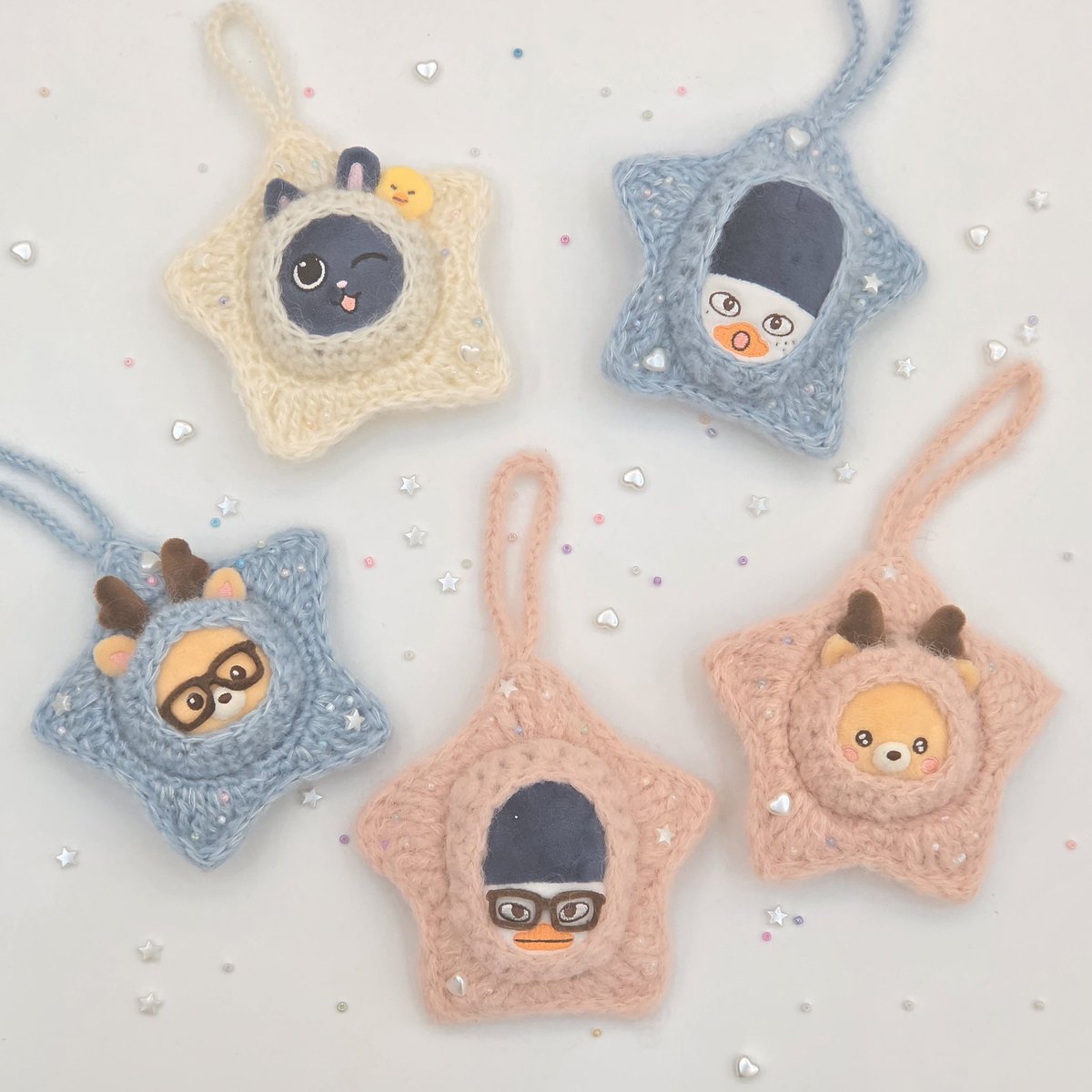 sohee_knit's tweet photo. #RT #EVENT

🌟 라이즈 랜덤 돌뱃지 별홀더

10월 14일 내일 저녁 8시 오픈
많은 도움으로 리라즈 여섯가지 
모두 준비했어요💓

⬇️ 윗치폼 판매 링크⬇️
https://t.co/f66HARGqtG

🌟 판매가 종료되는 10월 18일 RT한분을 추첨하여 별홀더를 보내드립니다.

🌟 국내 주소만 가능합니다.

#라이즈 #RIIZE