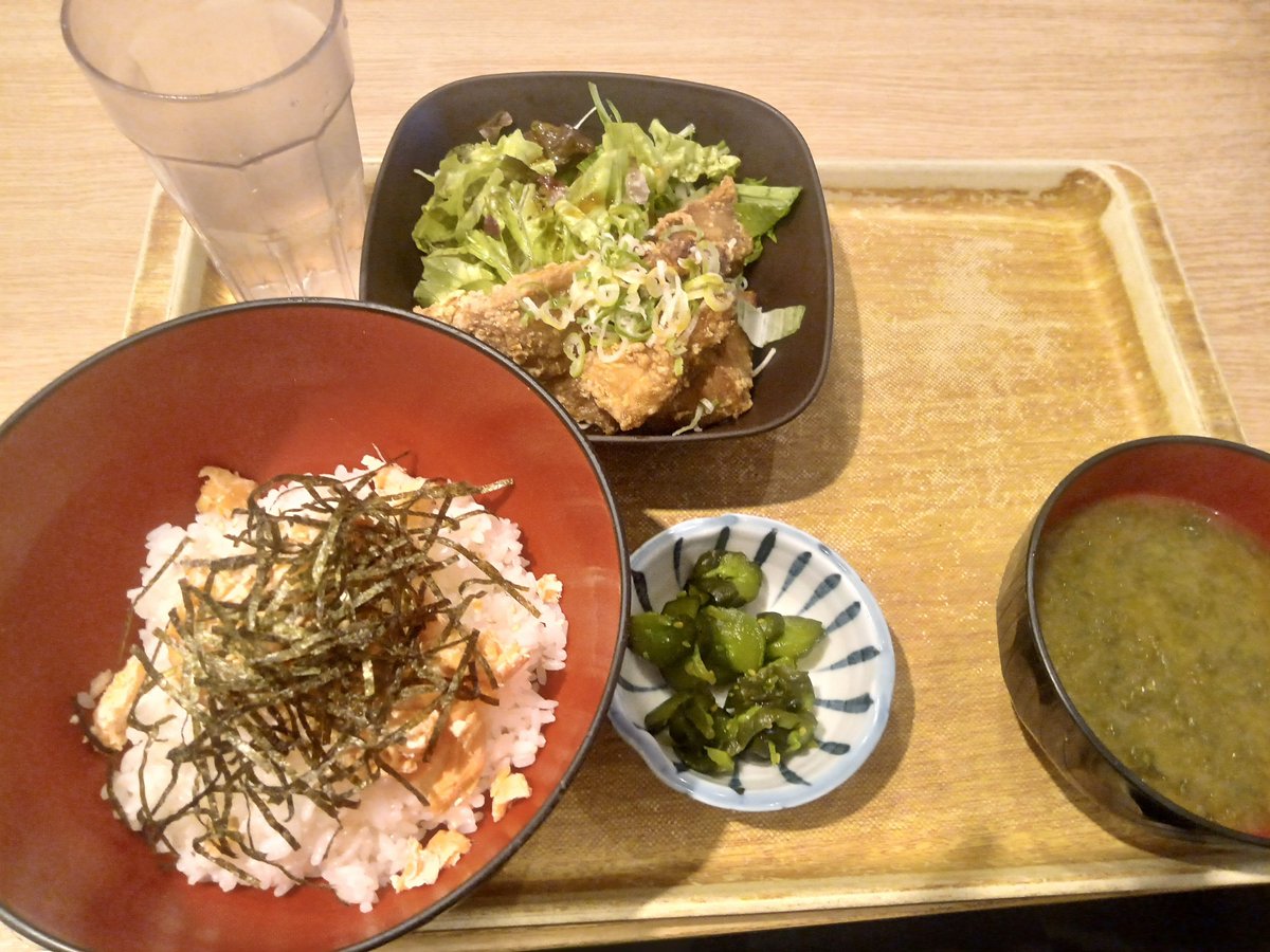Mayu141112's tweet photo. 休憩中〜
本日の賄いでーす
#バイト
#休憩 https://t.co/F1FXjh7iiU