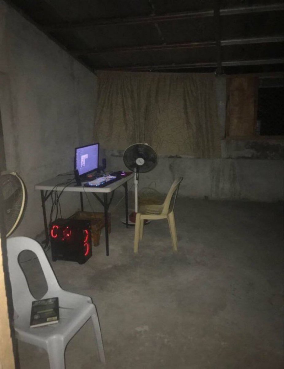 starwistle's tweet photo. Gm Fams 
Another day to show you my setups 
Guess how much is here 👀 https://t.co/wxGNcCXI0F