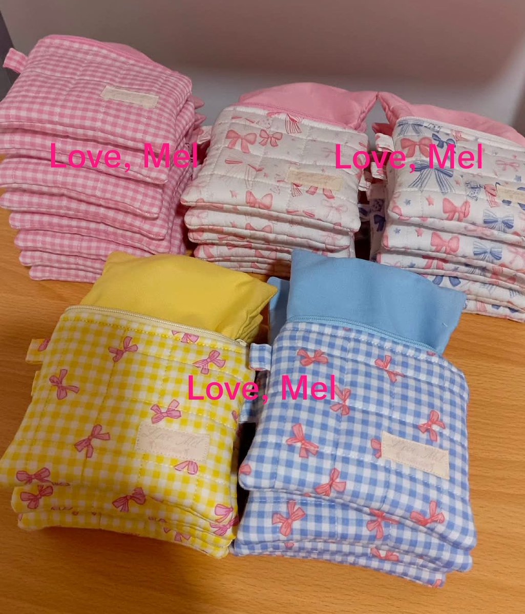 LoveMelColl's tweet photo. Not svt related, but I will release this cute wallets soon, for pre-order pa rin po. For only ₱120.00, dun parin tayo sa affordable po. You can put your cards, liptint, coins, paper bill (folded). Depende kung ano ilalagay niyo, meron din siyang keyring holder. 🥹 https://t.co/E9LHenHfWu