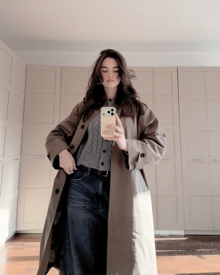 lovemeres's tweet photo. everyday  i  dressed  up  like  i'm  about  to  walk  for  new  york  fashion  week  only  to  get  humbled  by  this  class  and  i'm  barely  surviving  without  my  daily  matcha.  brb  i'm  going  to  cry  now.  T ^ T https://t.co/ZtMcRwFg4J