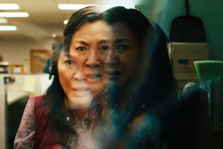 NightSkyToday's tweet photo. JUST IN🚨: New Quantum Theory Says Other Versions of you in Alternate Universe are Determining your Fate. https://t.co/WWBM9xVzAh