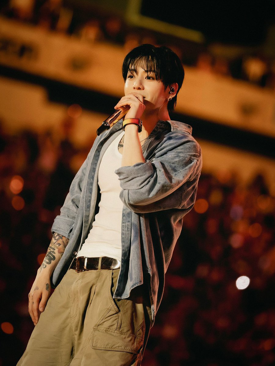 _BTSMoments's tweet photo. [📸 Instagram Post — #Jungkook] (3/5)

🐰 New York, Boston

(https://t.co/7uYOjDUy9Y) https://t.co/VJ0DR0B5oc