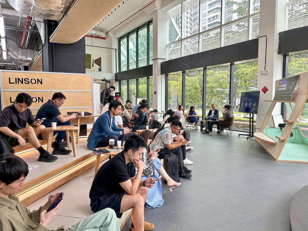 PrincipiaLabs_'s tweet photo. That’s a wrap on AI & Emerging Onchain Assets at TOKEN2049 Singapore 🇸🇬

On October 8, founders, builders, and investors filled the room for an afternoon on one question: where are AI and onchain assets actually meeting the real world — in value, RWAs, and liquidity

What happened on stage:

🎤 Five keynotes — https://t.co/8VJepGeRHM, Alchemy Pay, Interlace, ChainTrust, and Miuro AI on what’s live, what’s next, and what’s still hard.

💬 AI × Onchain Assets — Kite, Stable, AEON, and TadaPay on what’s worth building for the real world.

💬 The Future of Trading — https://t.co/FxF6BoHc6s, Orderly, and Variational on where onchain trading and liquidity go from here.

✨ HALO Finance Spotlight — the bridge between physical gold RWAs and the AI ecosystem.

Beyond the stage: booths, live demos, challenges, afternoon tea, and the conversations that are the real reason anyone comes to Singapore in October.

Hosted by @BixinVentures. Organized by @PrincipiaLabs_  @Soren_Principia @Calla_Principia . Made possible by our co-hosts, sponsors, and partners — full list below 👇

To every speaker, team, and attendee who showed up and shared: thank you. 🙏
#TOKEN2049