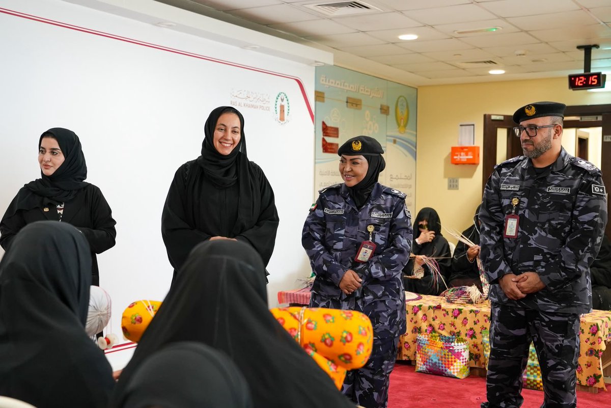 rakpoliceghq's tweet photo. شرطة رأس الخيمة تُكرّم كبار المواطنين في يومهم العالمي

#شرطة_رأس_الخيمة 
#رأس_الخيمة 
#RAKpolice https://t.co/iJ6LBCg5jM