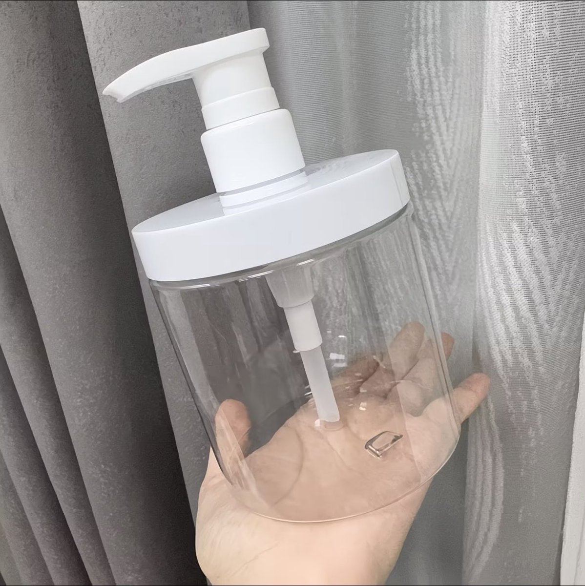 shesellsdbrp's tweet photo. If you use the Fino Hair Mask, you NEED this pump bottle conversion container 🧖‍♀️✨
Super hygienic, easy to press, and zero mess in the shower.
https://t.co/5ciPJV2H12 https://t.co/Q53F0JUFgw