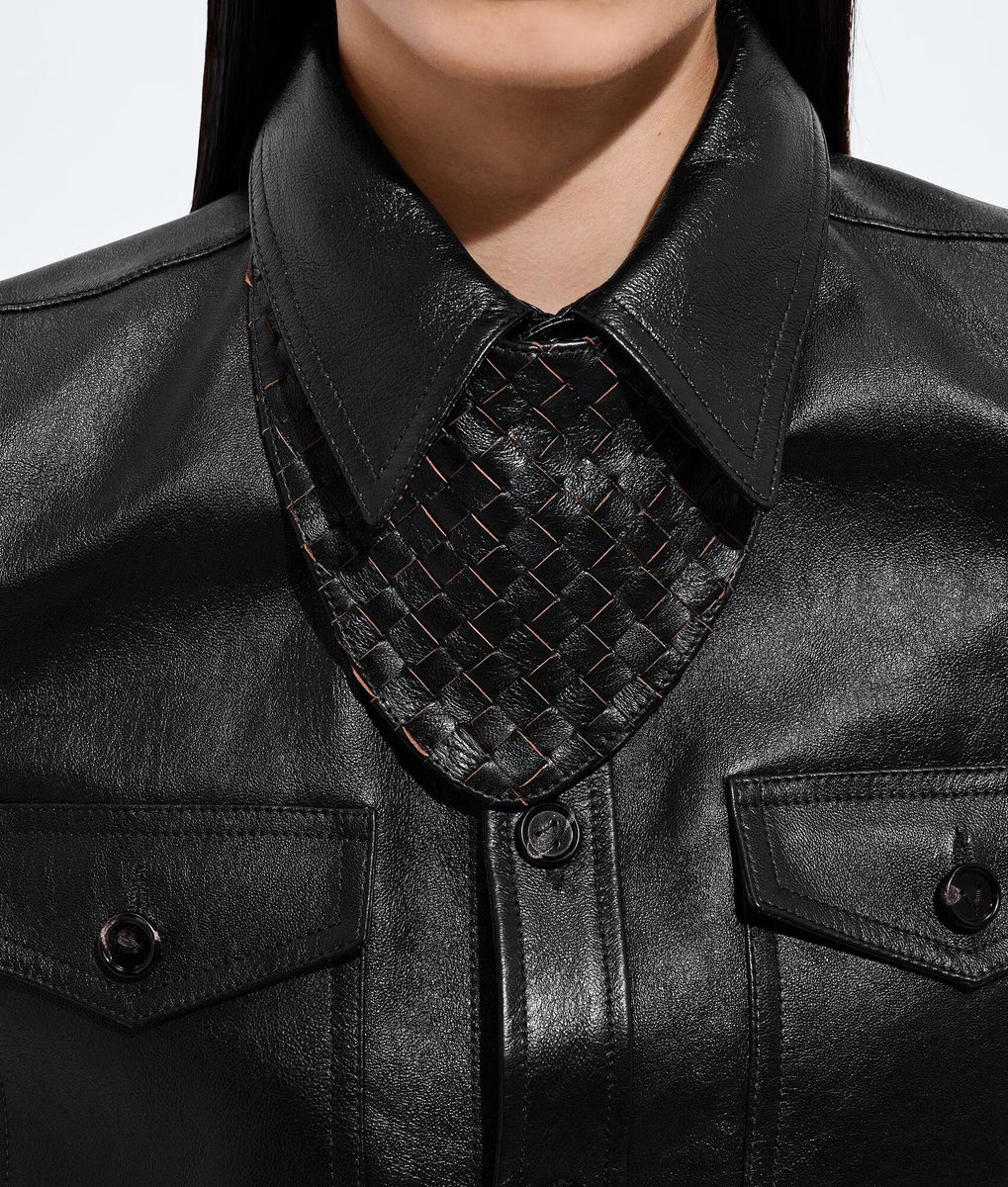 ama_underated's tweet photo. I love how Bottega Veneta's new weathered leather embraces the beauty of imperfection, turning it into design. https://t.co/Gk7OqQTB9X