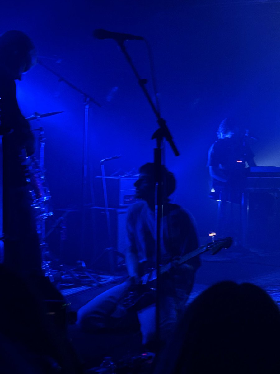 kudosbyler's tweet photo. finn on his knees. that’s it that’s the tweet https://t.co/vmiJD6z1Dt