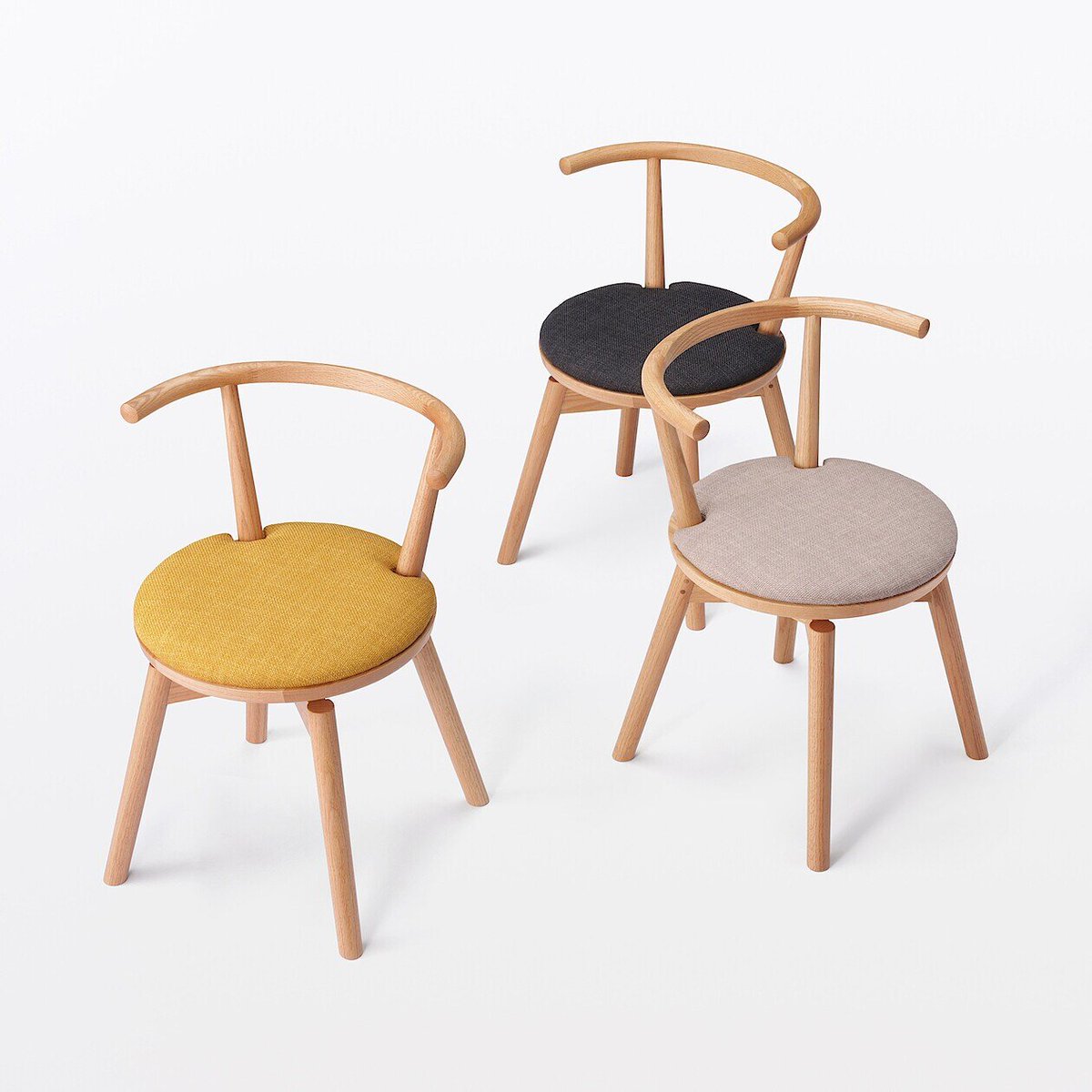 muji_net's tweet photo. 座面が回転することで、椅子を後ろに引かなくても立ち座りがしやすく、限られたスペースでも使いやすい『オーク材回転チェア』が新登場。

https://t.co/rDbEtcOk7H https://t.co/dUIZ3deKbG