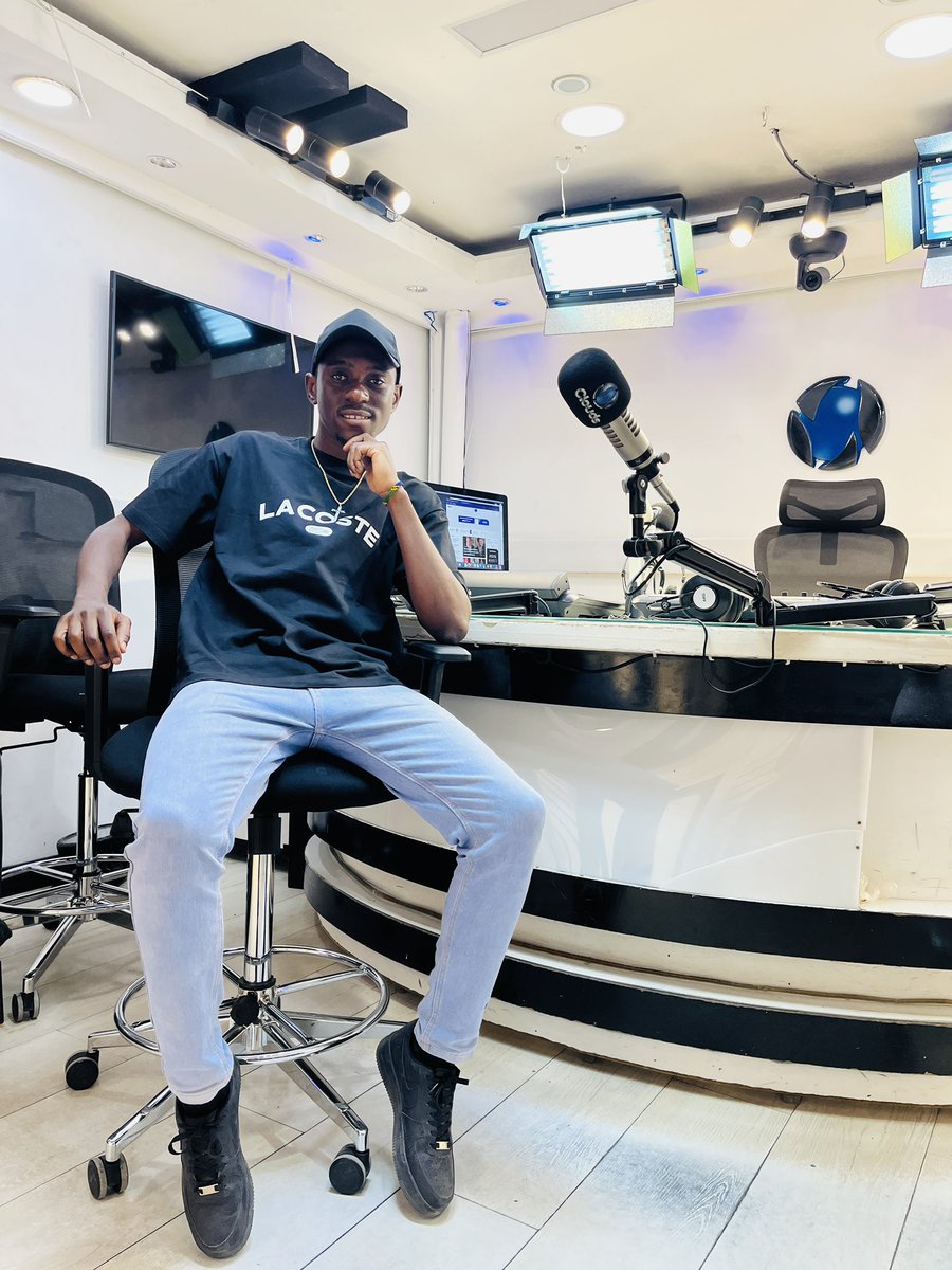Wakanda_republi's tweet photo. My Mom and Dad in heaven will be proud. 

This is a dream come true, nakumbuka nikiwa shule nilikuwa nasikiliza Sports Xtra but leo nasikika Sports Xtra❤️🙏🏽.

God exists 🙏🏽 https://t.co/3EqzWFo3gm