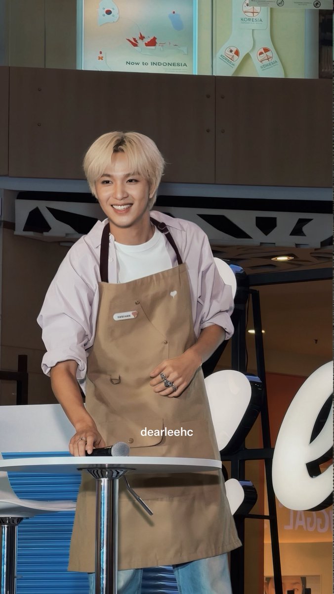 dearleehc's tweet photo. in barista haechan we trust😍

261012 #HAECHAN #해찬
#HAECHANxKopiKenangan https://t.co/ICOfpZaJRa