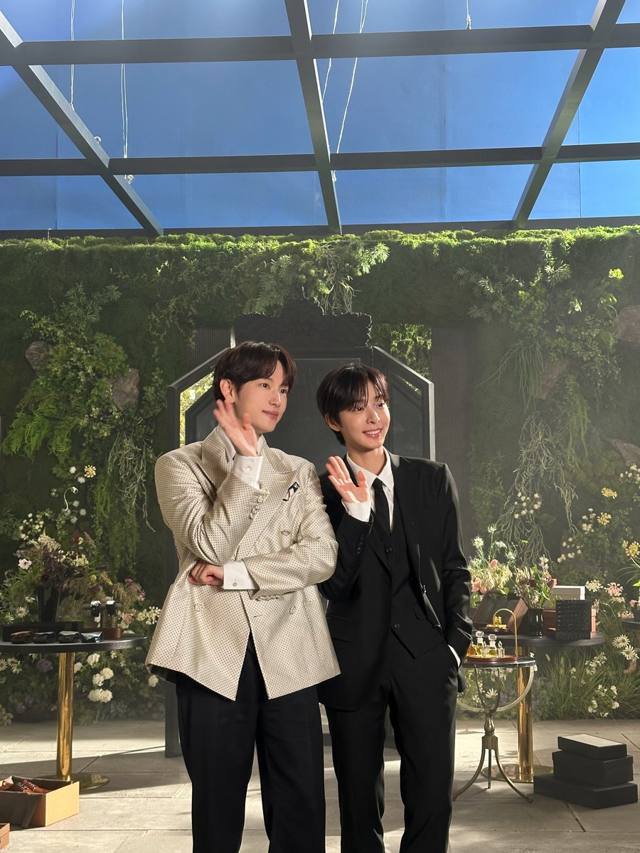 officialysw's tweet photo. [👑] 윤이준 상무님 근무 일지

📋 근무 기록: <나의 유죄인간> 티저 포스터 촬영
 
#YIMSIWAN #임시완
#나의유죄인간 #LOVEINDISGUISE
#THEBLACKLABEL #더블랙레이블 https://t.co/18ZKnsUGtH