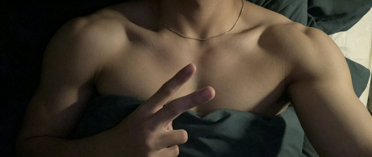 xt_20cm's tweet photo. #昆明 #男大 #线下 #学生 
大学城附近有没有推荐的健身房 https://t.co/WuP2iUQpNF