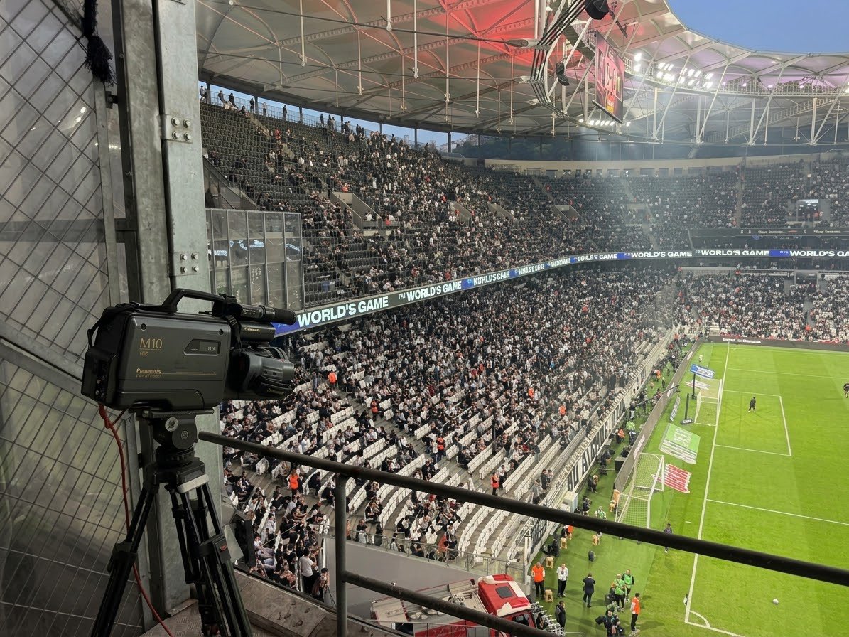 RhythmPortlive's tweet photo. @aykiri M10 da kullanabilirlerdi 😂 https://t.co/VVFJUJq6v5