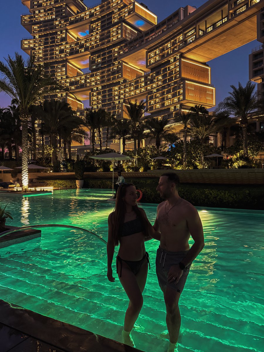 aleex_suareez's tweet photo. Golden hour at Nobu by the beach. Atlantis The Royal never disappoints for date night. https://t.co/kPSHlfMHum