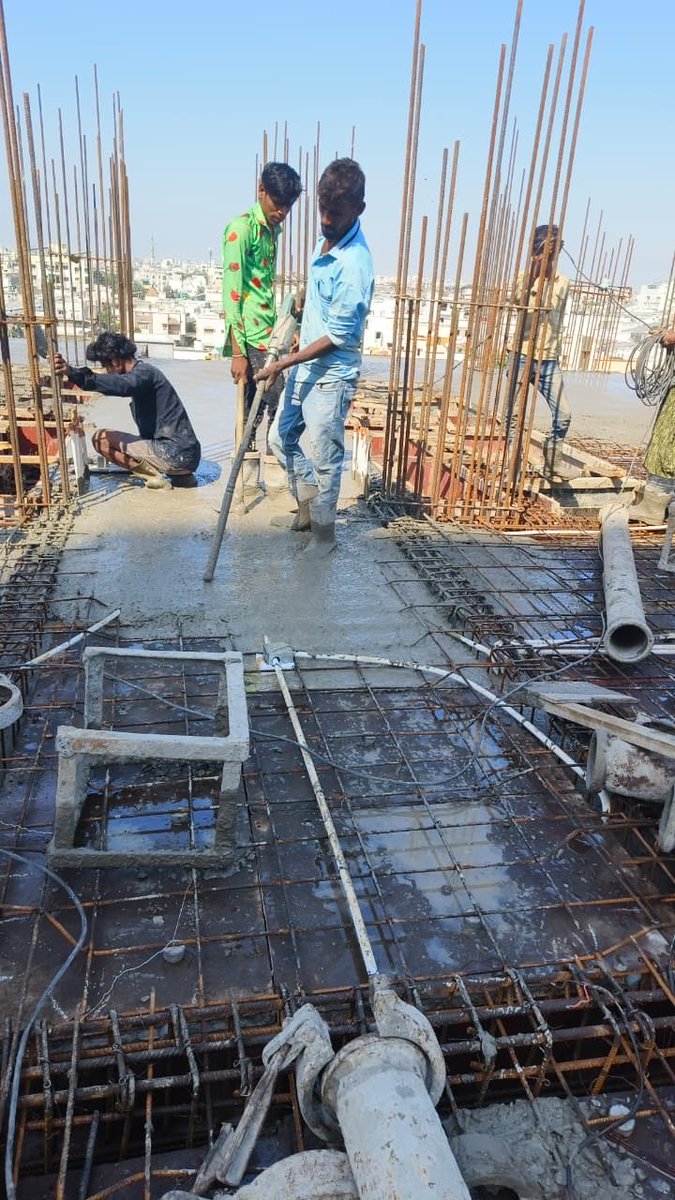 vmc_affordable's tweet photo. પ્રધાનમંત્રી આવાસ યોજના અંતર્ગત દંતેશ્વર મધુનગર પીપીપી હેઠળ નવીન બનનાર ૩૭૬ આવાસોના ટાવર 1ના ૪ થા માળે સ્લેબ કાસ્ટીંગની કામગીરી પ્રગતિ હેઠળ છે. https://t.co/rUswJxtKiB