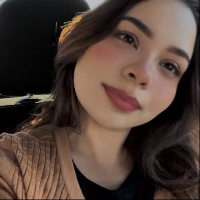 adrianaconamor's tweet photo. #NewProfilePic https://t.co/slYhx46mKk