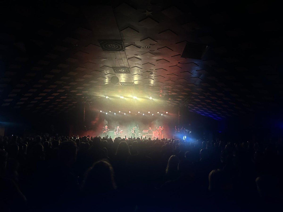 TheSelecter's tweet photo. Thanks for coming early to Glasgow Barrowlands to see The Selecter last Sunday. Photos below. You were a wonderful audience. 
TONIGHT TUESDAY OCTOBER 13
MIDDLESBROUGH TOWN HALL
19.00: Doors
19.00 DJ RHODA DAKAR
19.45 – 20.30: THE SELECTER STAGE TIME
21.00 – 22.15 THE BEAT https://t.co/sJwTSVTB8K