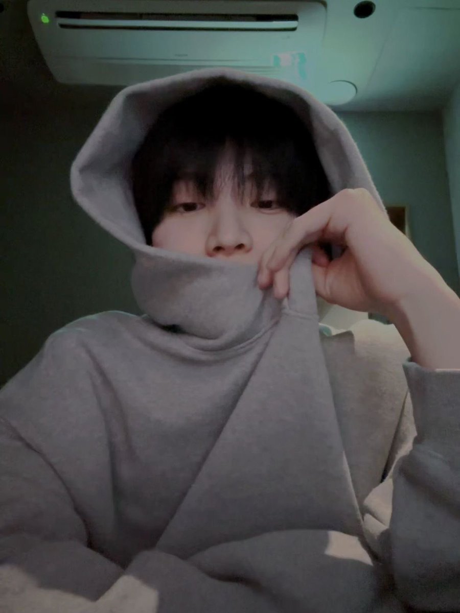 chu2zzhang's tweet photo. 아 좋아///// 뭔가…뭔가 느껴짐….. https://t.co/sD1aIMEc5f