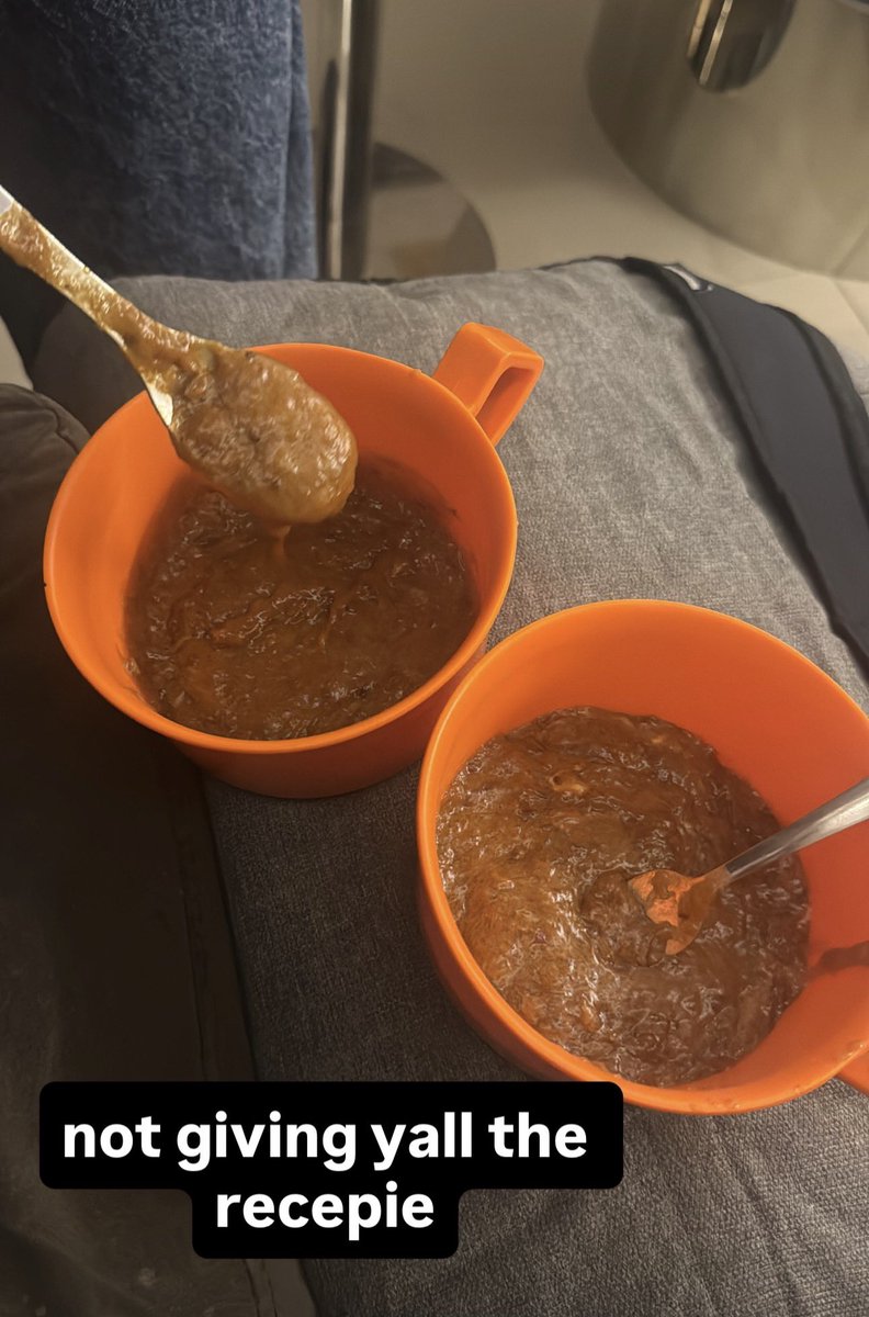 beomgyu_chois's tweet photo. me and my sister tried making something last momth  btw look 
not giving yall the recipe 
#chefblu https://t.co/q8XBijPR3s