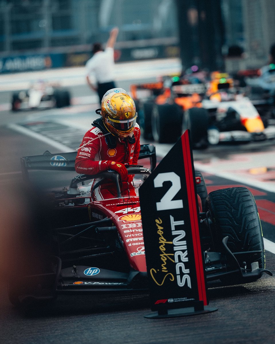 ScuderiaFerrari's tweet photo. Literally sprinted here would you believe… 🏃🏻‍♂️🏁 https://t.co/ZM98cPyke2