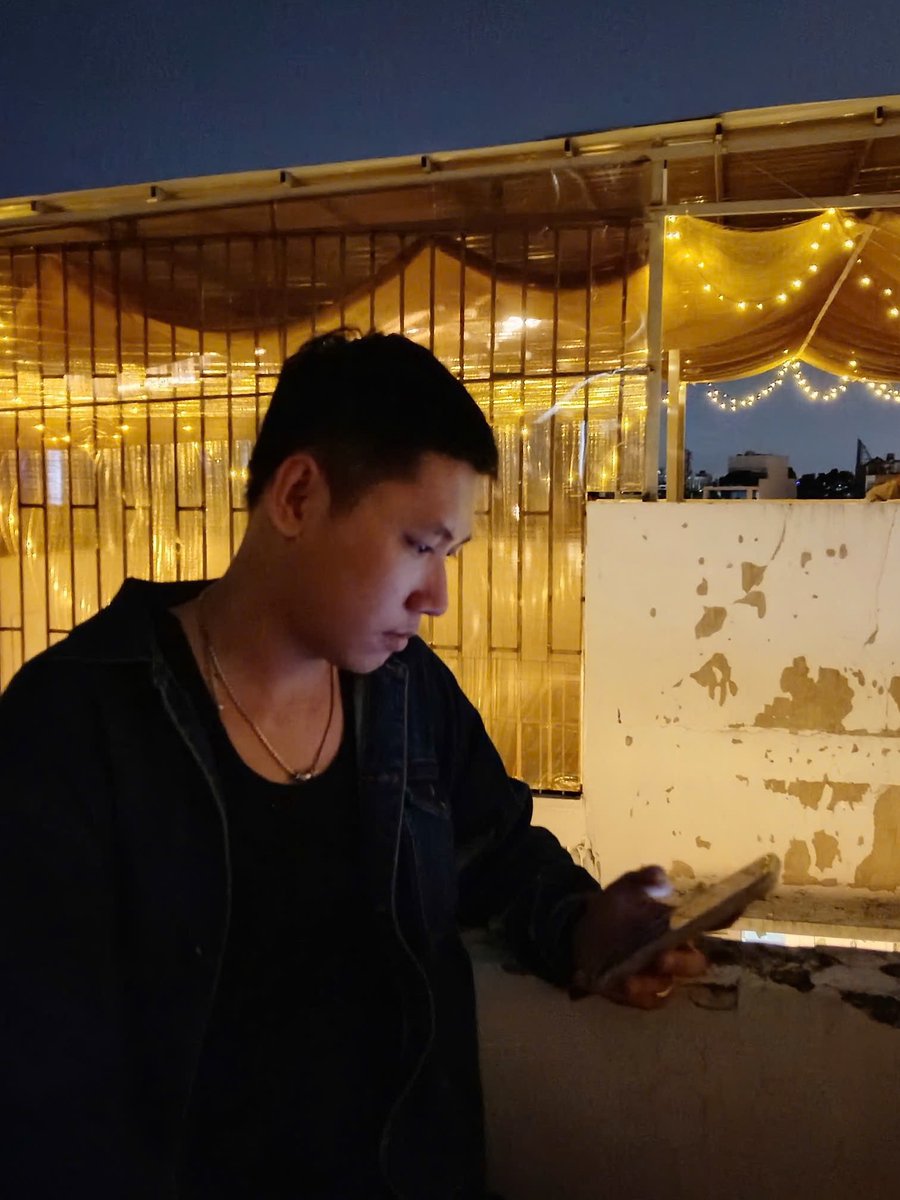 tugkanerden's tweet photo. Một tối Sài Gòn không mưa, đủ yên để nghe thành phố thở. https://t.co/MIX7k4DtfS