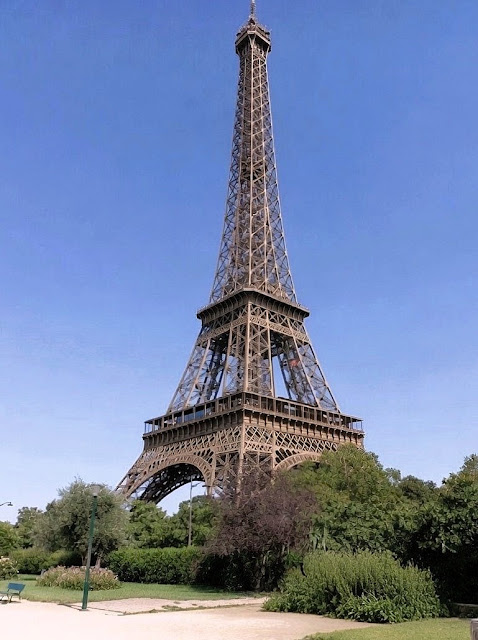 Paris_all_about tweet picture