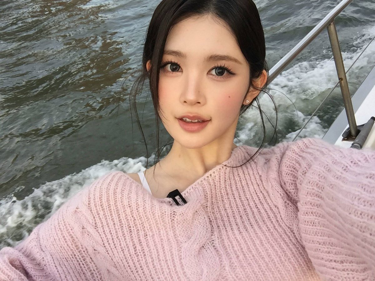 1uvForAna's tweet photo. 진짜 설레게 생겻네 https://t.co/IjJx2WQ5Ww